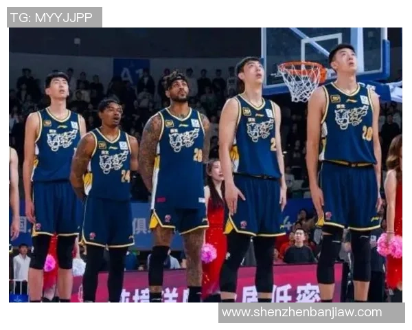 深圳篮球队配合默契再创新高助力球队在联赛中崭露头角 深圳篮球队配合默契再创新高助力球队在联赛中崭露头角